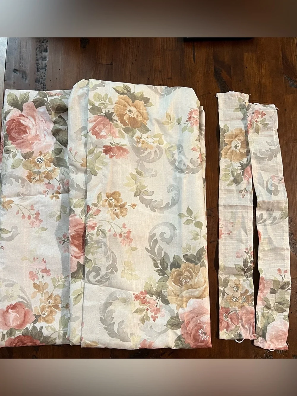 Royal Court Home Floral Pole Top Drapery Panels (41 x 84inch)